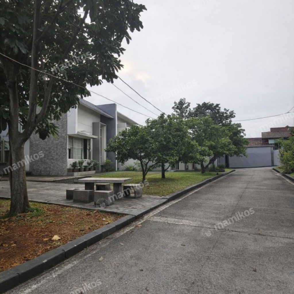 Rumah Sertifikat SHM 3 Kamar Tidur 3 Kamar Mandi Cilangkap Jakarta Timur - Photo 2