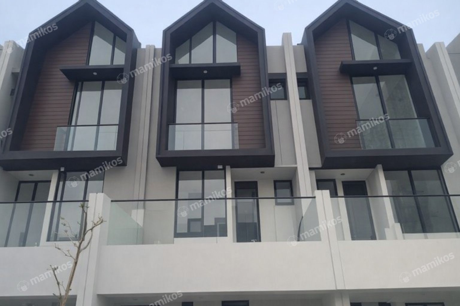 Rumah Sertifikat SHM 4 Kamar Tidur 4 Kamar Mandi Pantai Indah Kapuk Jakarta Utara