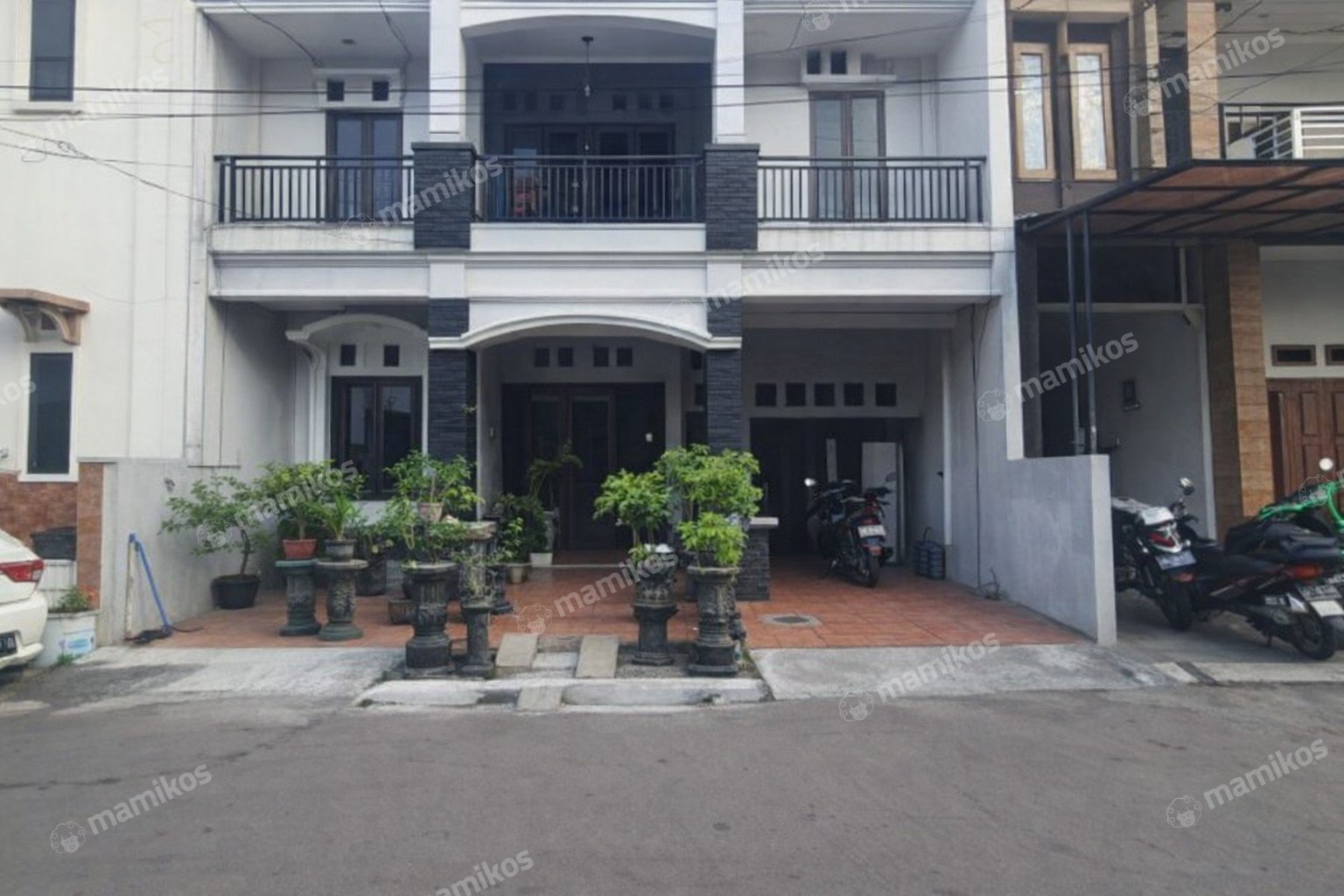 Rumah Sertifikat SHM 4 Kamar Tidur 4 Kamar Mandi Condet Jakarta Timur