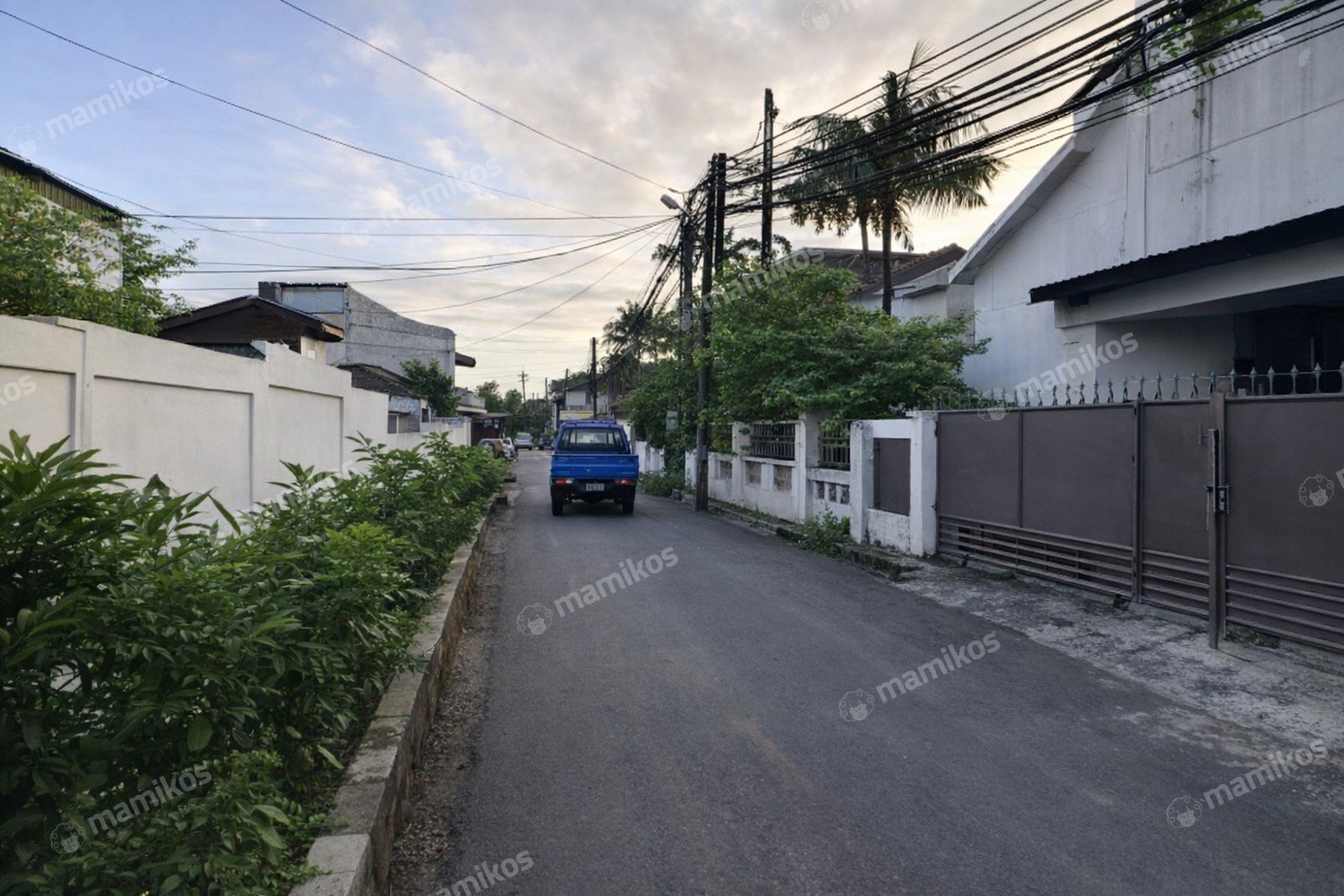 Rumah Sertifikat SHM 4 Kamar Tidur 3 Kamar Mandi Taman Kota Jakarta Barat - Photo 2