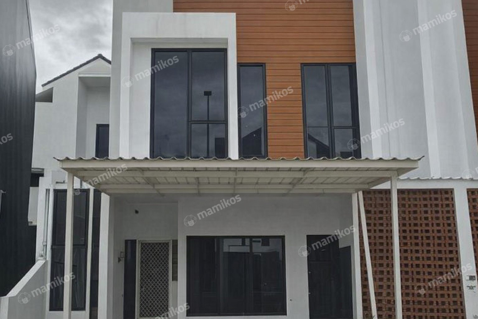 Rumah Sertifikat SHM 4 Kamar Tidur 3 Kamar Mandi Metland Puri Jakarta Barat