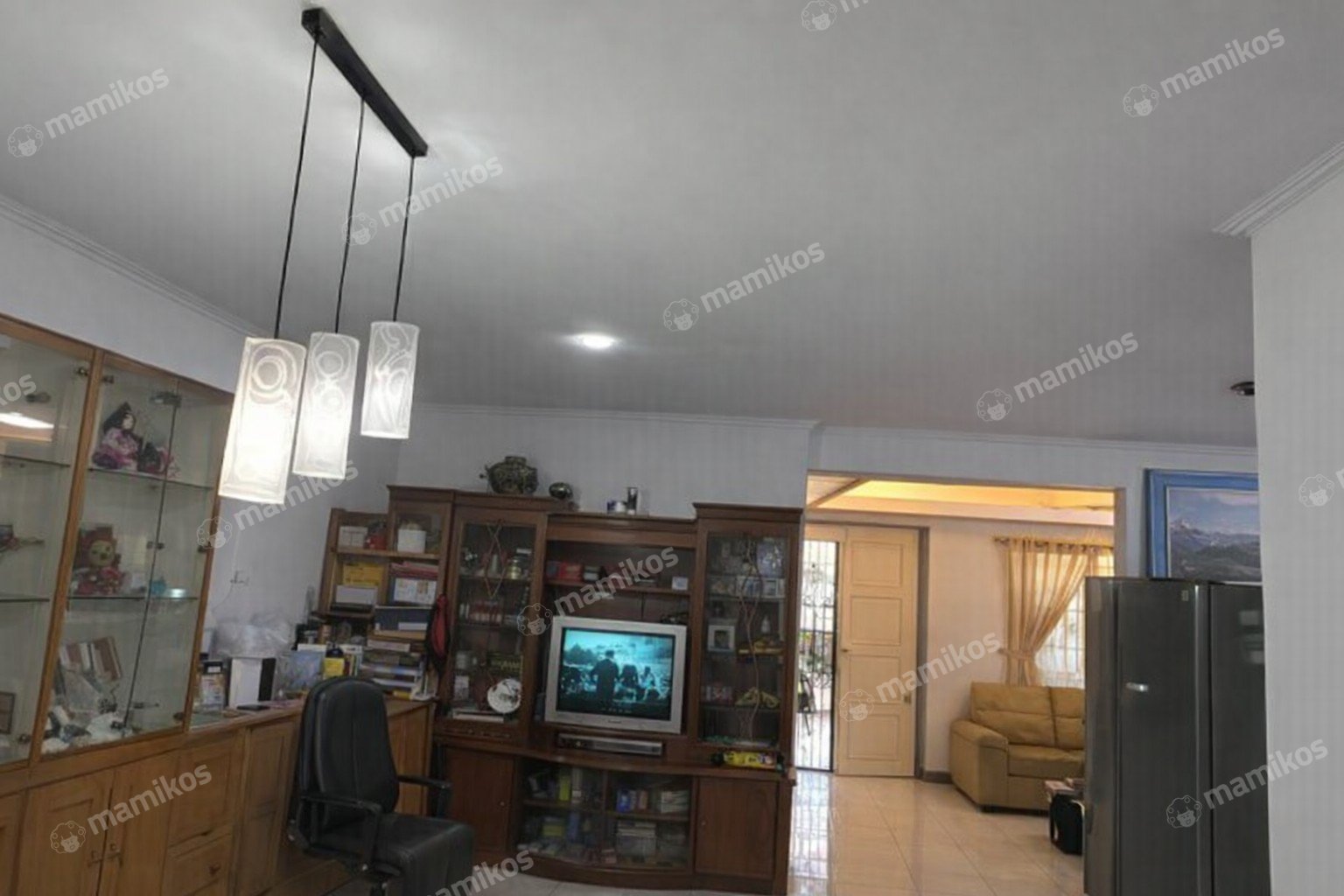 Rumah Sertifikat SHM 4 Kamar Tidur 3 Kamar Mandi Daan Mogot Jakarta Barat