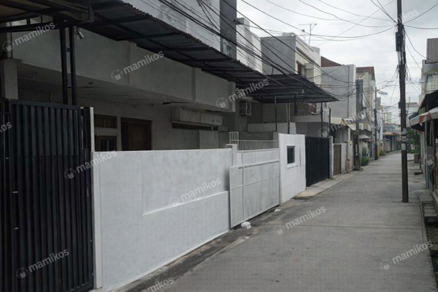 Rumah 4KT 2KM Kebon Jeruk Jakarta Barat