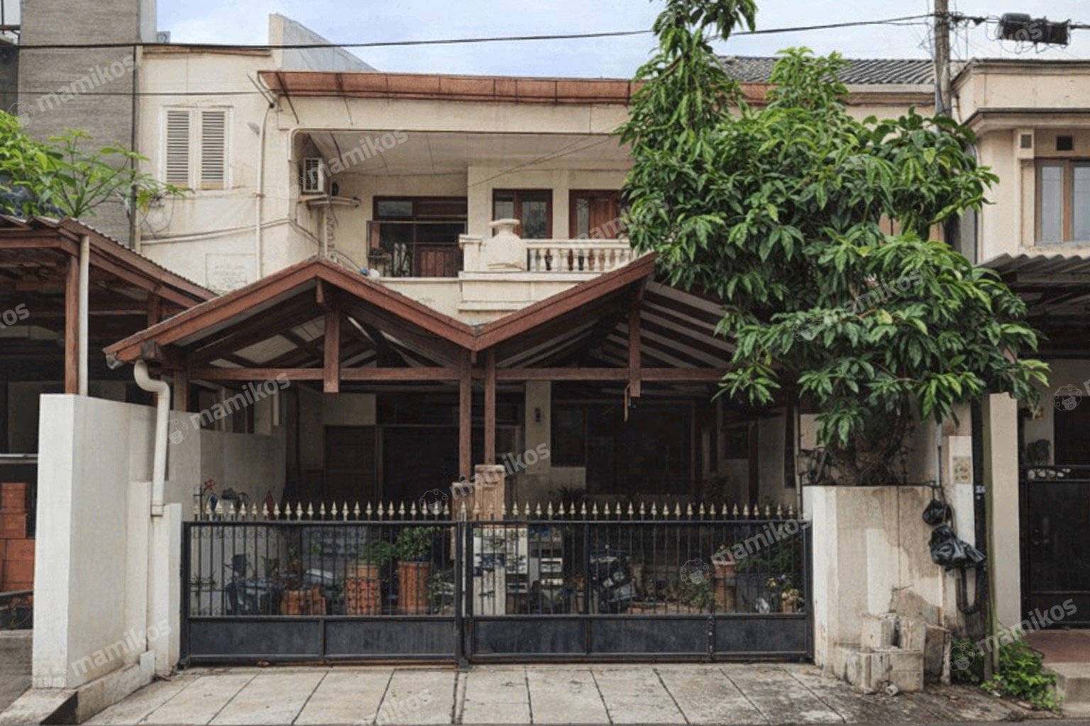 Rumah Sertifikat SHM 6 Kamar Tidur 3 Kamar Mandi Pesanggrahan Jakarta Selatan