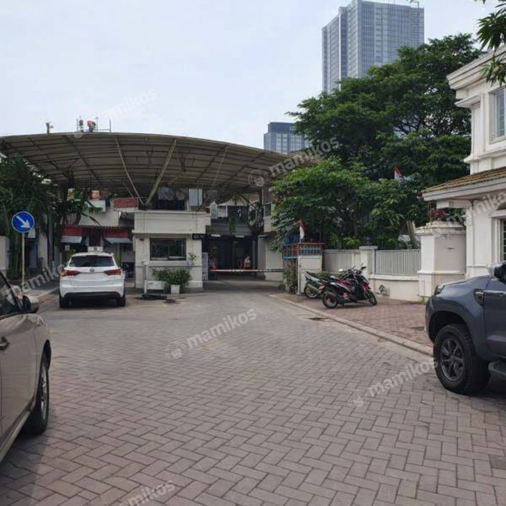 Rumah Sertifikat SHM 5 Kamar Tidur 2 Kamar Mandi Pantai Indah Kapuk Jakarta Utara - Photo 3