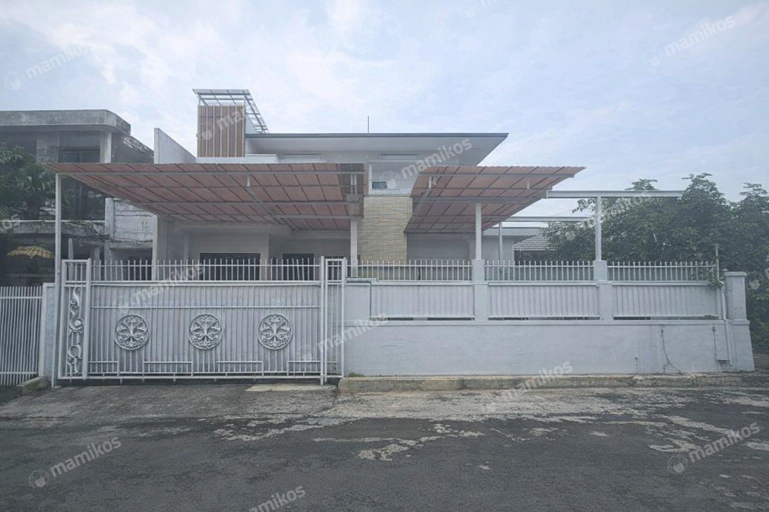 Rumah 4KT 3KM Intercon Jakarta Barat