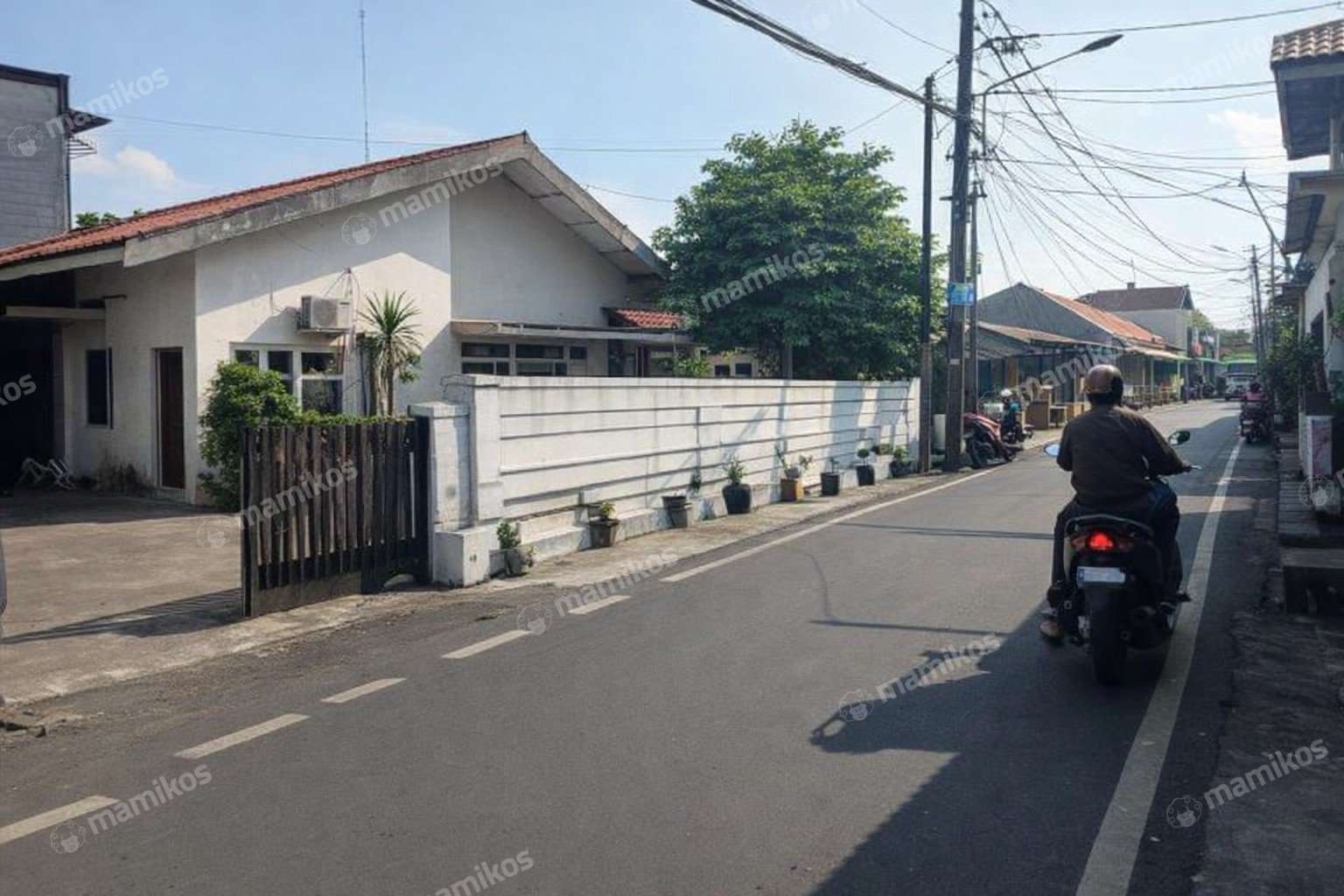 Rumah Sertifikat SHM 3 Kamar Tidur 2 Kamar Mandi Kramat Jati Jakarta Timur