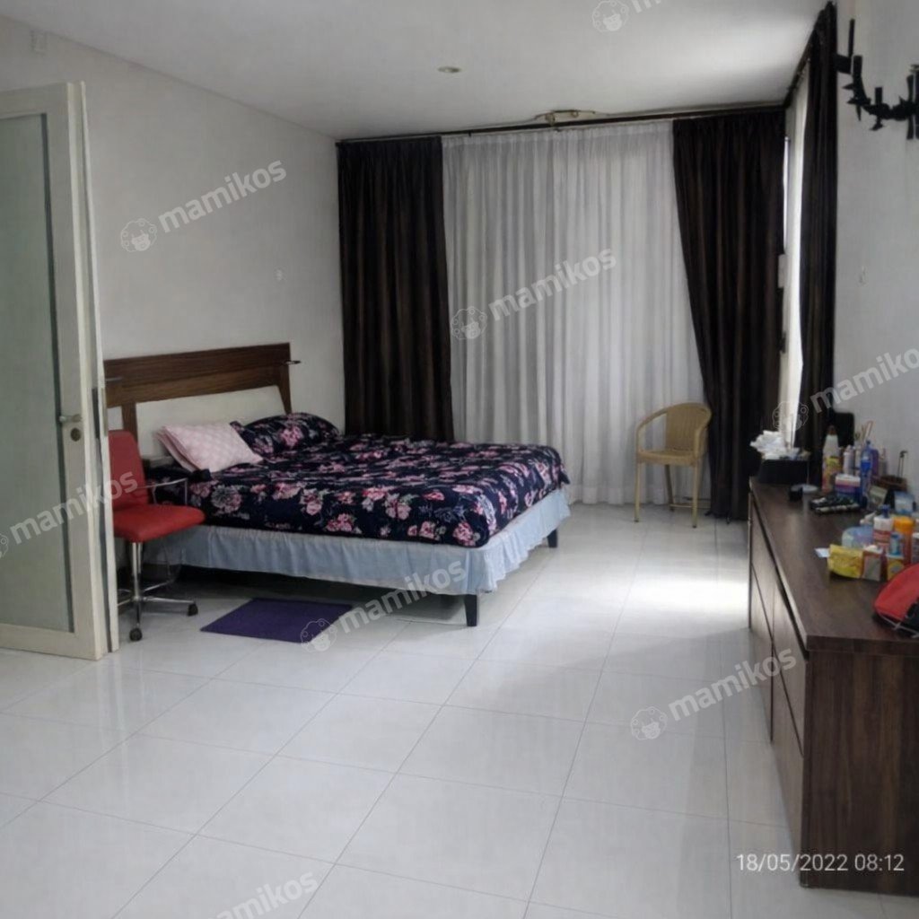 Rumah Sertifikat SHM 3 Kamar Tidur 3 Kamar Mandi Raffles Hills Jakarta Timur - Photo 3
