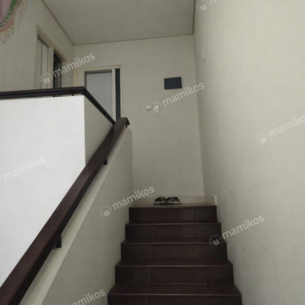 Rumah Sertifikat SHM 3 Kamar Tidur 3 Kamar Mandi Raffles Hills Jakarta Timur - Photo 5