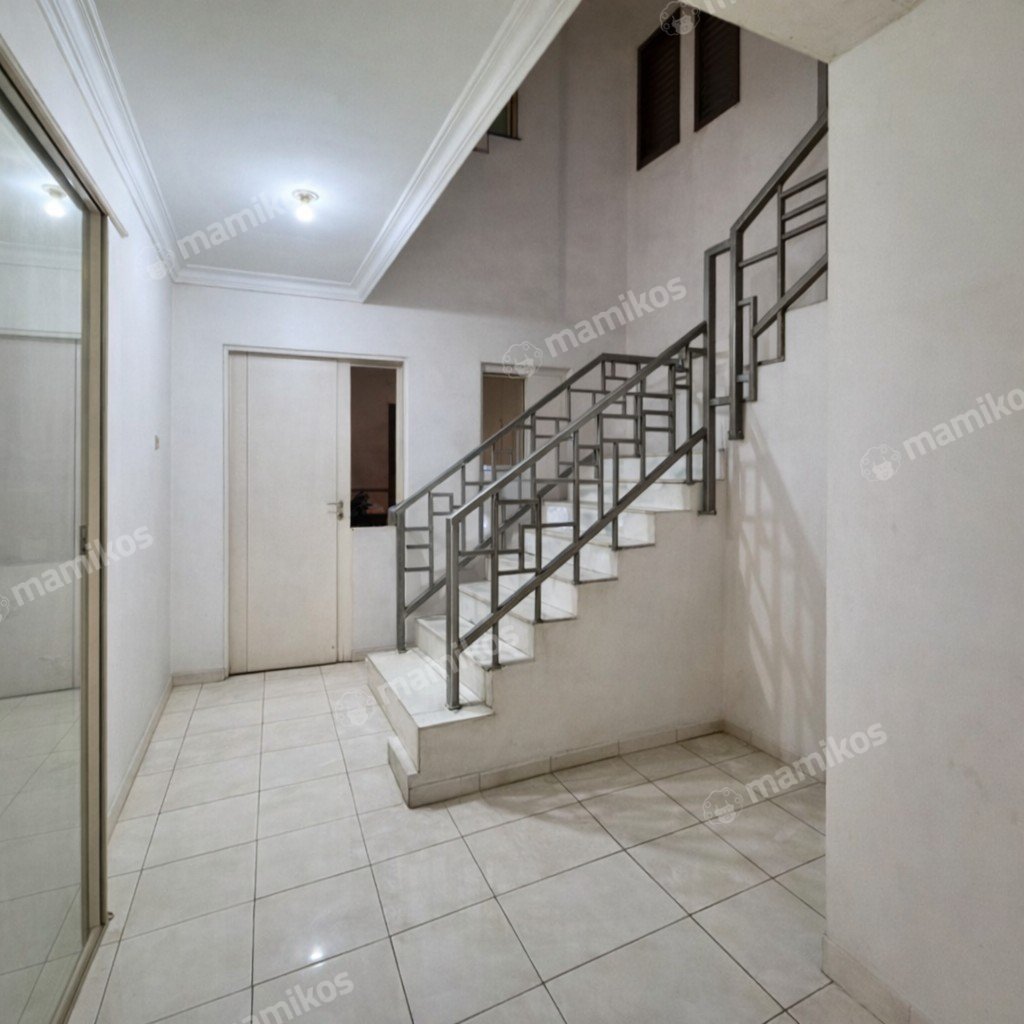 Rumah Sertifikat SHM 9 Kamar Tidur 4 Kamar Mandi Kebayoran Baru Jakarta Selatan - Photo 4