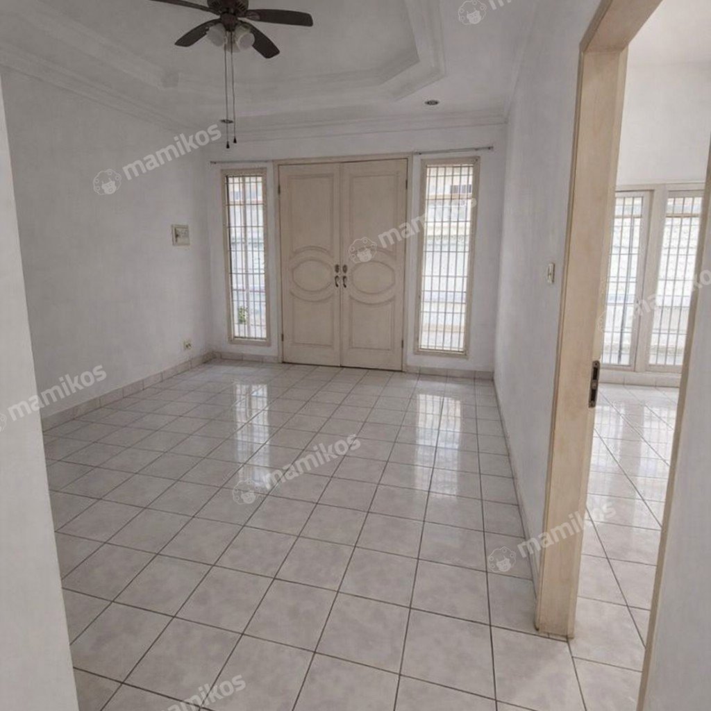 Rumah Sertifikat SHM 4 Kamar Tidur 2 Kamar Mandi Tanjung Duren Selatan Jakarta Barat - Photo 2