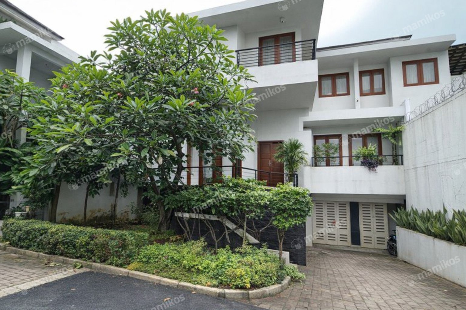 Rumah Sertifikat SHM 3 Kamar Tidur 5 Kamar Mandi Lebak Bulus Jakarta Selatan