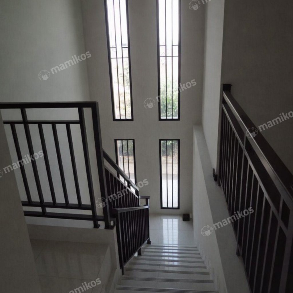 Rumah Sertifikat SHM 7 Kamar Tidur 4 Kamar Mandi Tanjung Duren Utara Jakarta Barat - Photo 3
