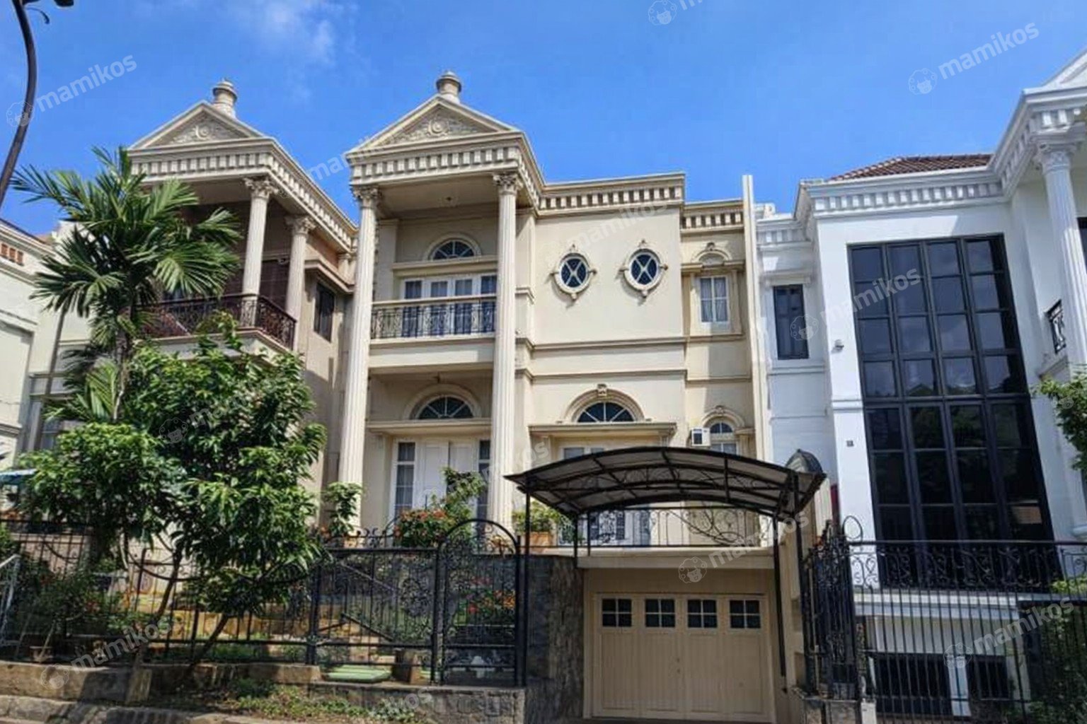 Rumah Sertifikat SHM 4 Kamar Tidur 4 Kamar Mandi Citra Grand Jakarta Timur