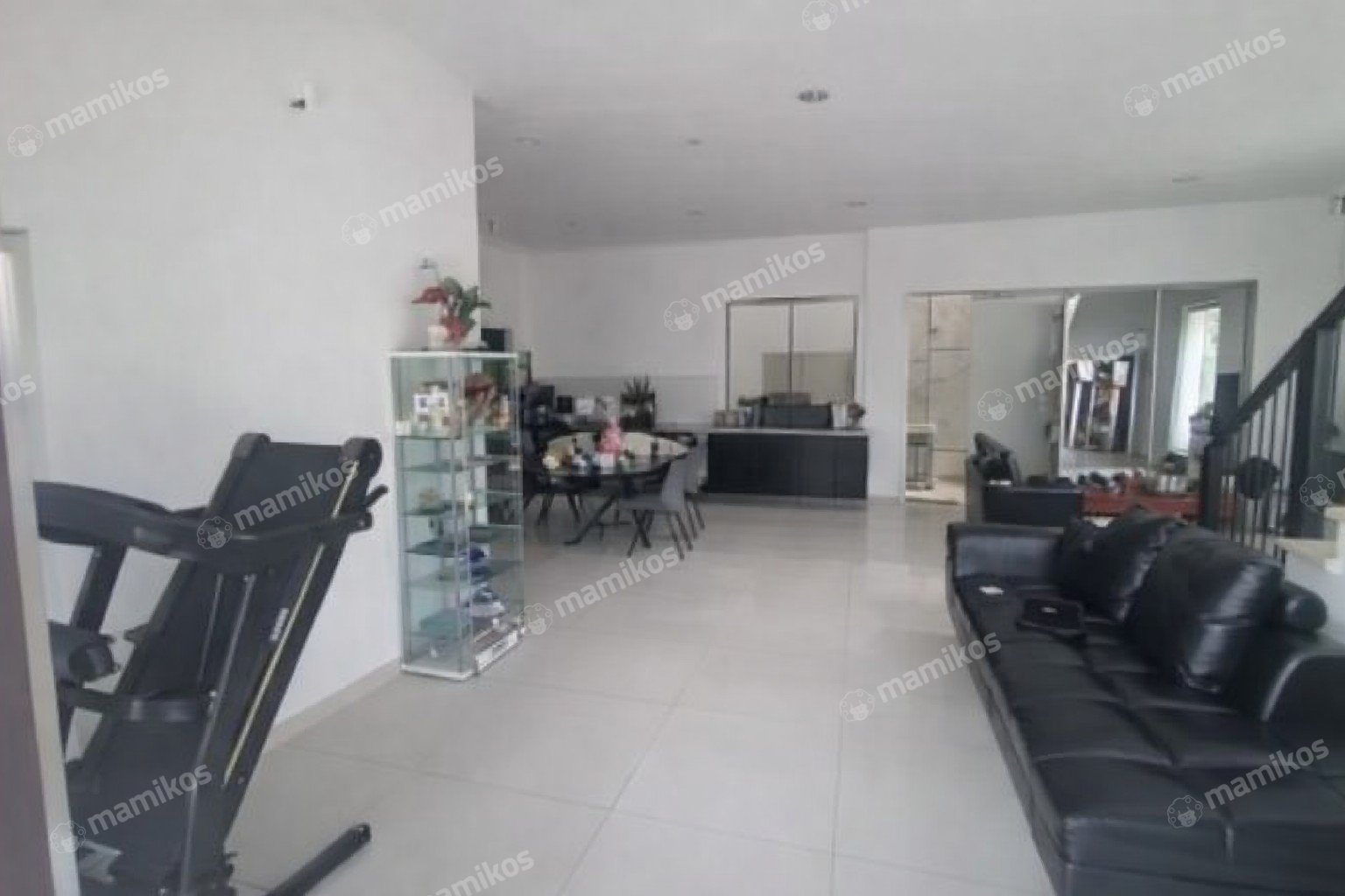 Rumah Sertifikat HGB 4 Kamar Tidur 4 Kamar Mandi Pantai Indah Kapuk Jakarta Utara - Photo 3