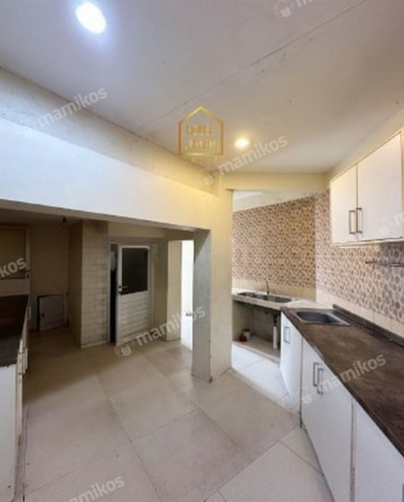 Rumah Sertifikat SHM 3 Kamar Tidur 2 Kamar Mandi Menteng Jakarta Pusat - Photo 2