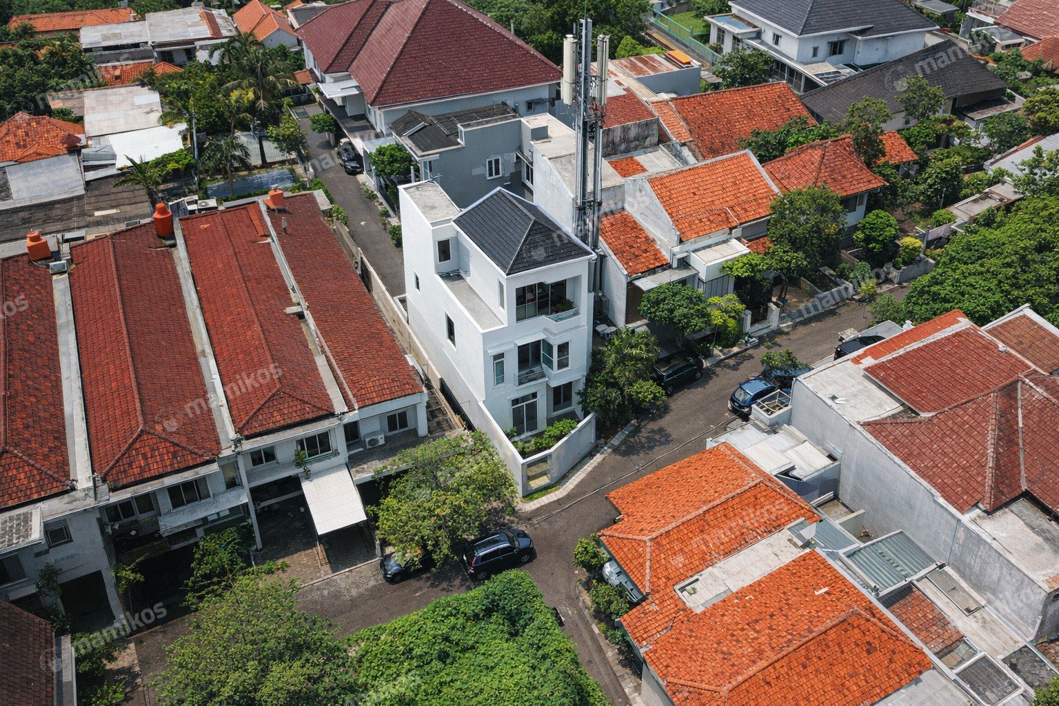 Rumah Sertifikat SHM 4 Kamar Tidur 4 Kamar Mandi Kemang Jakarta Selatan - Photo 2