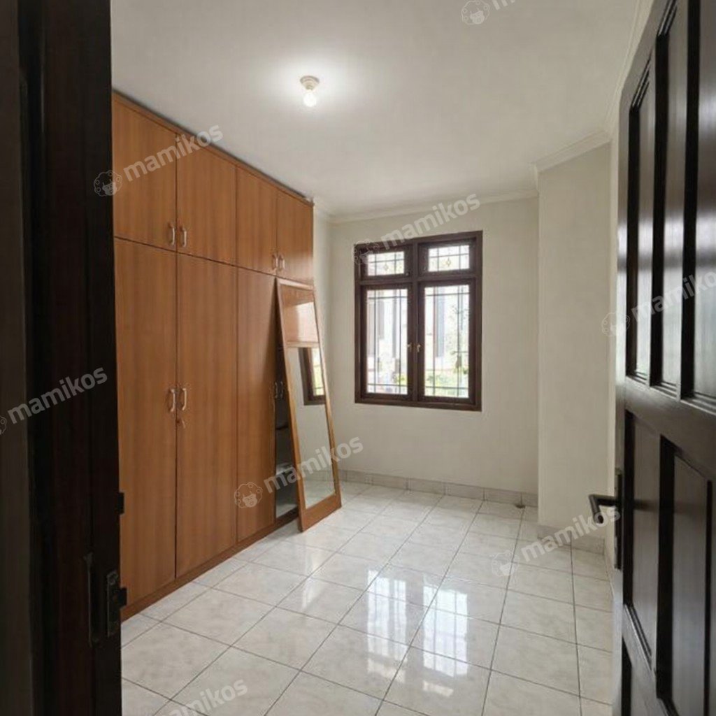 Rumah Sertifikat SHM 3 Kamar Tidur 2 Kamar Mandi Taman Palem Jakarta Barat - Photo 2