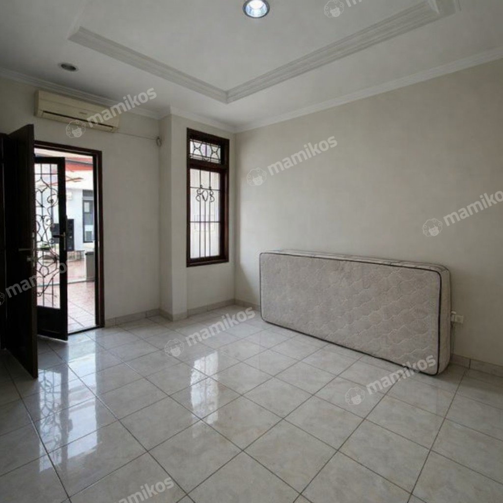 Rumah Sertifikat SHM 3 Kamar Tidur 2 Kamar Mandi Taman Palem Jakarta Barat - Photo 4