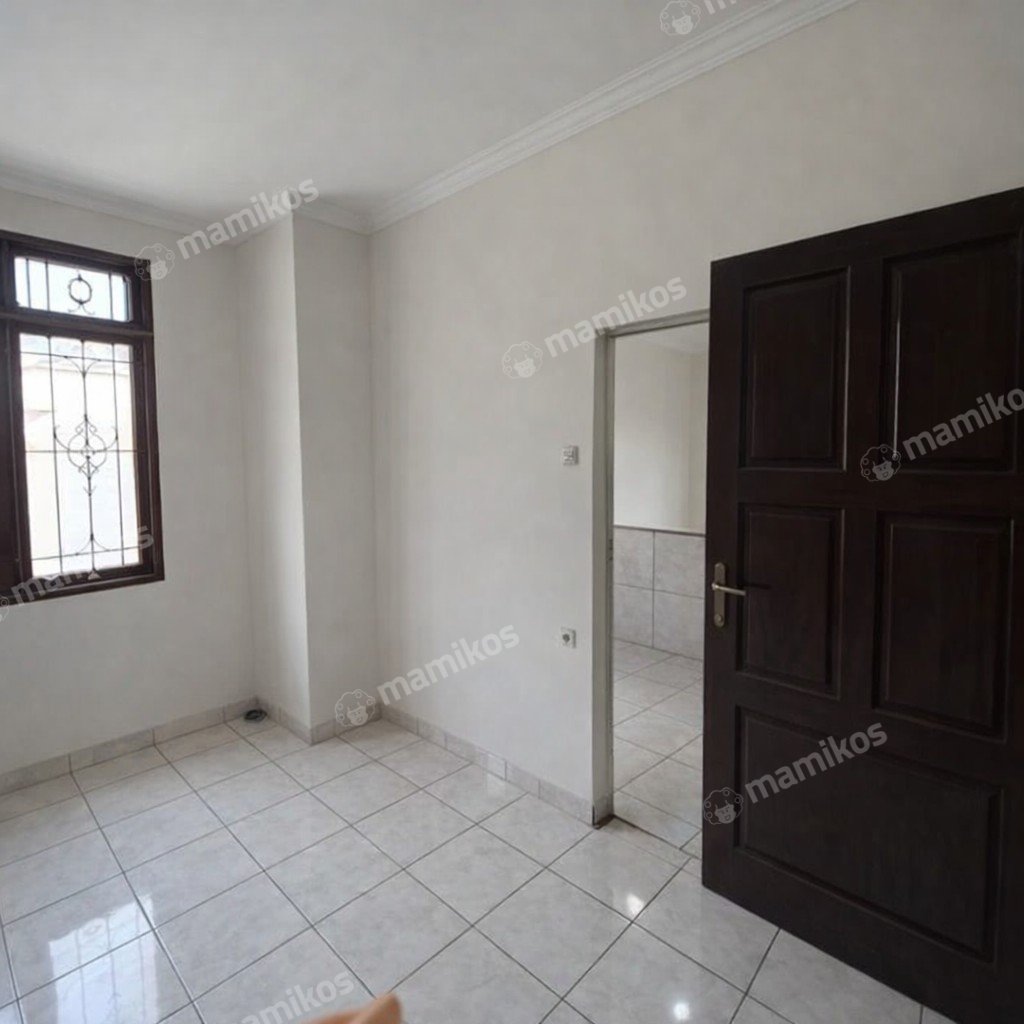 Rumah Sertifikat SHM 3 Kamar Tidur 2 Kamar Mandi Taman Palem Jakarta Barat - Photo 5