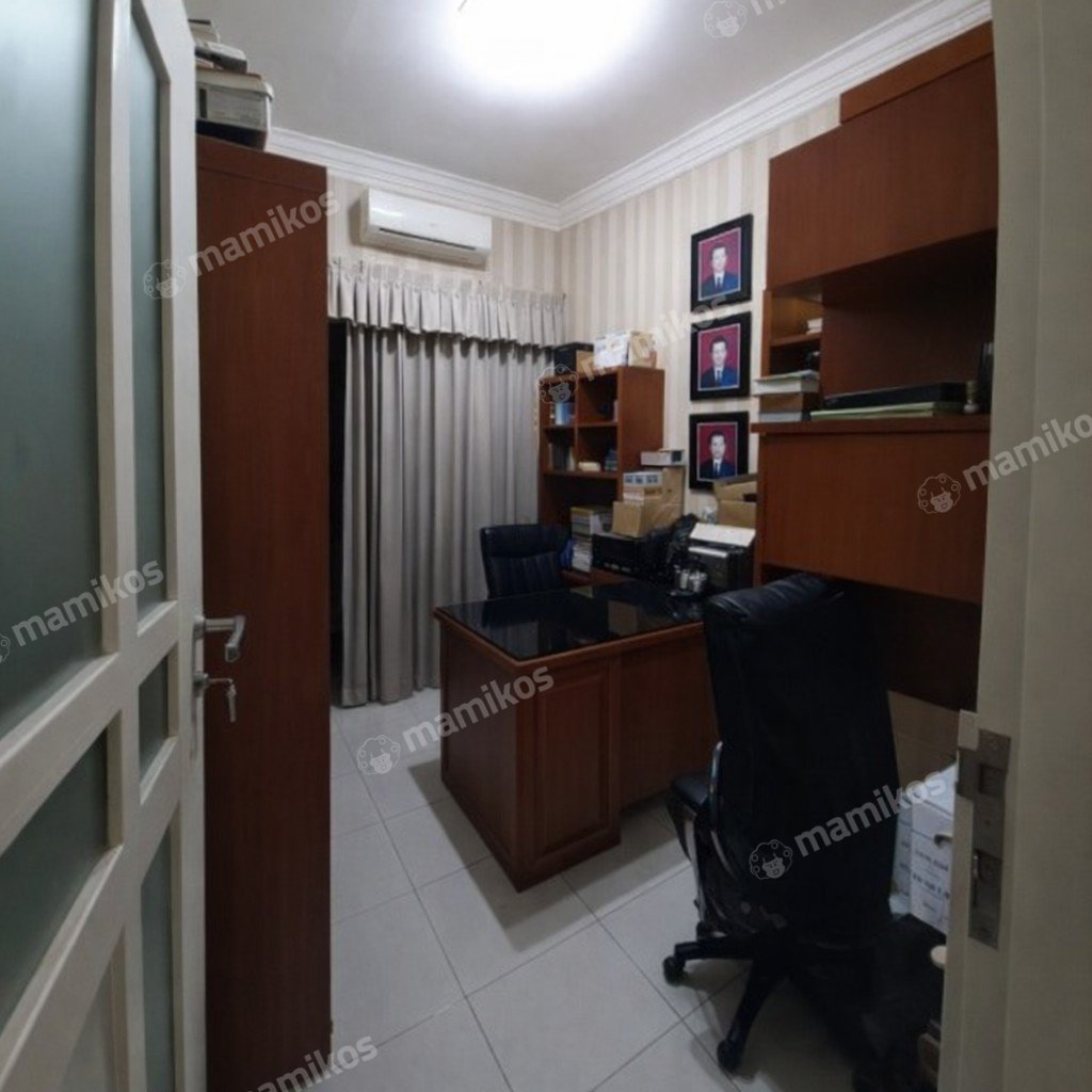 Rumah Sertifikat SHM 5 Kamar Tidur 2 Kamar Mandi Kramat Jati Jakarta Timur - Photo 2