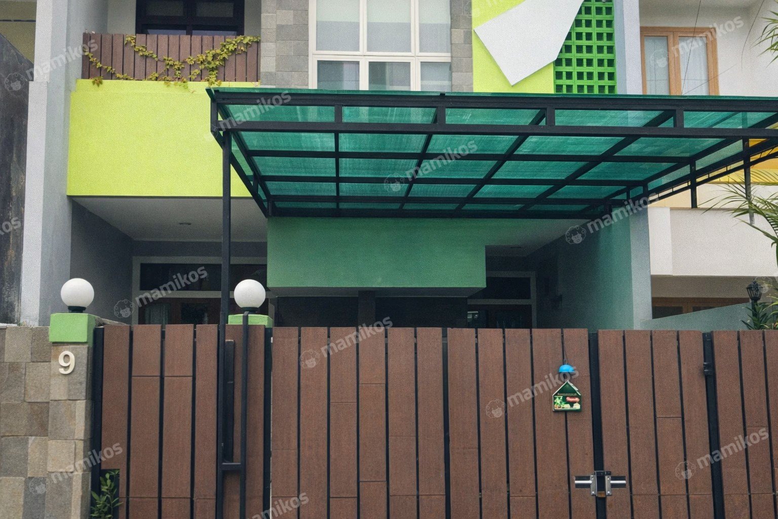 Rumah Sertifikat SHM 4 Kamar Tidur 4 Kamar Mandi Kebon Jeruk Jakarta Barat