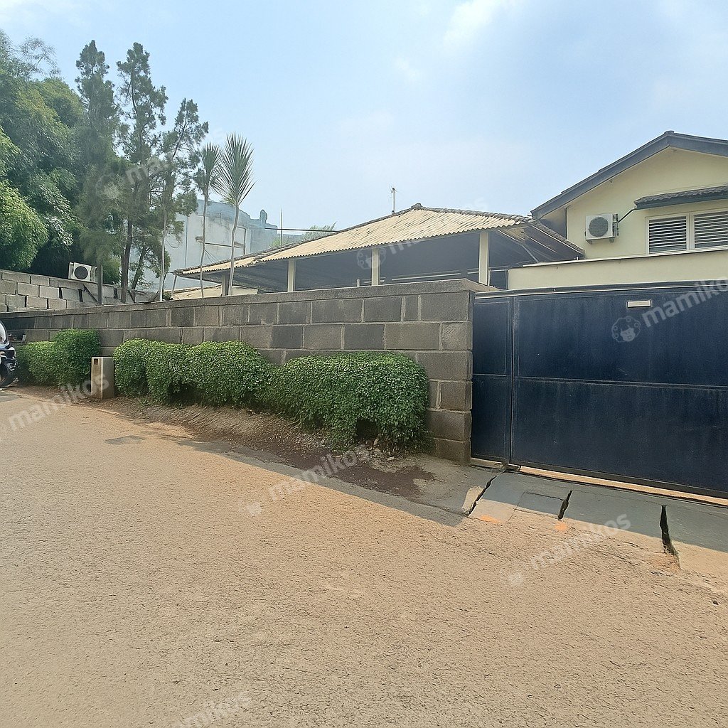 Rumah Sertifikat SHM 5 Kamar Tidur 4 Kamar Mandi Kebayoran Baru Jakarta Selatan
