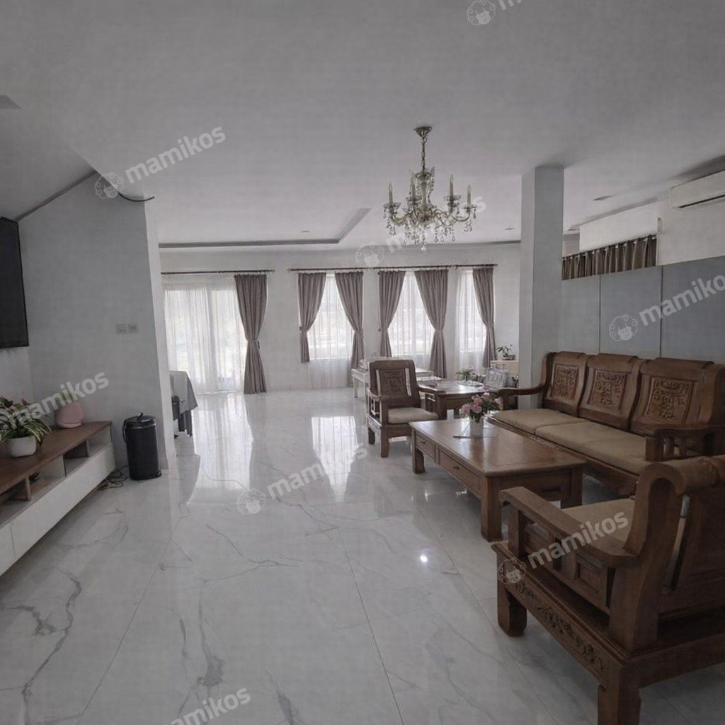 Rumah Sertifikat SHM 4 Kamar Tidur 4 Kamar Mandi Daan Mogot Jakarta Barat - Photo 2