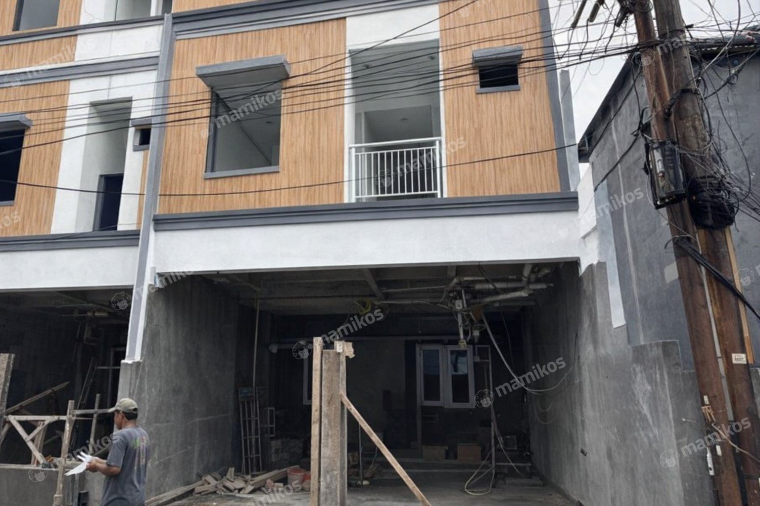 Rumah Baru Sertifikat SHM 5 Kamar Tidur Tanjung Duren Jakarta Barat