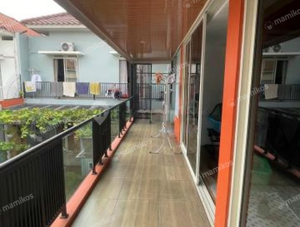 Rumah Sertifikat SHM 7 Kamar Tidur 4 Kamar Mandi Kota Baru Parahyangan Bandung - Photo 2