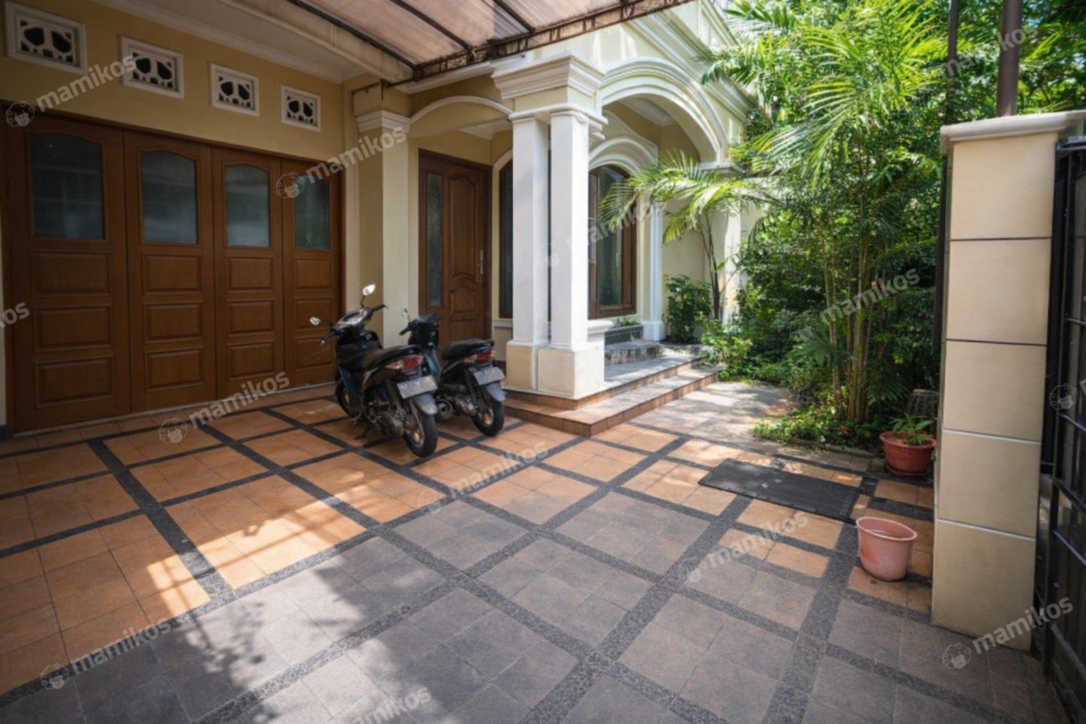 Rumah Sertifikat SHM 5 Kamar Tidur 3 Kamar Mandi Sunter Jakarta Utara - Photo 2