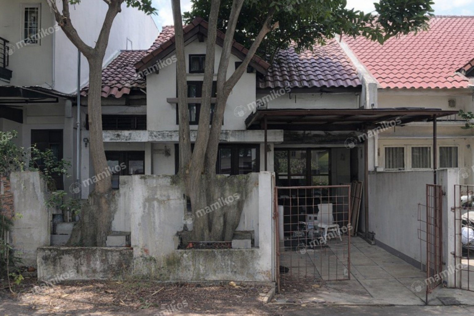 Rumah Sertifikat SHM 3 Kamar Tidur 3 Kamar Mandi Raffles Hills Jakarta Timur