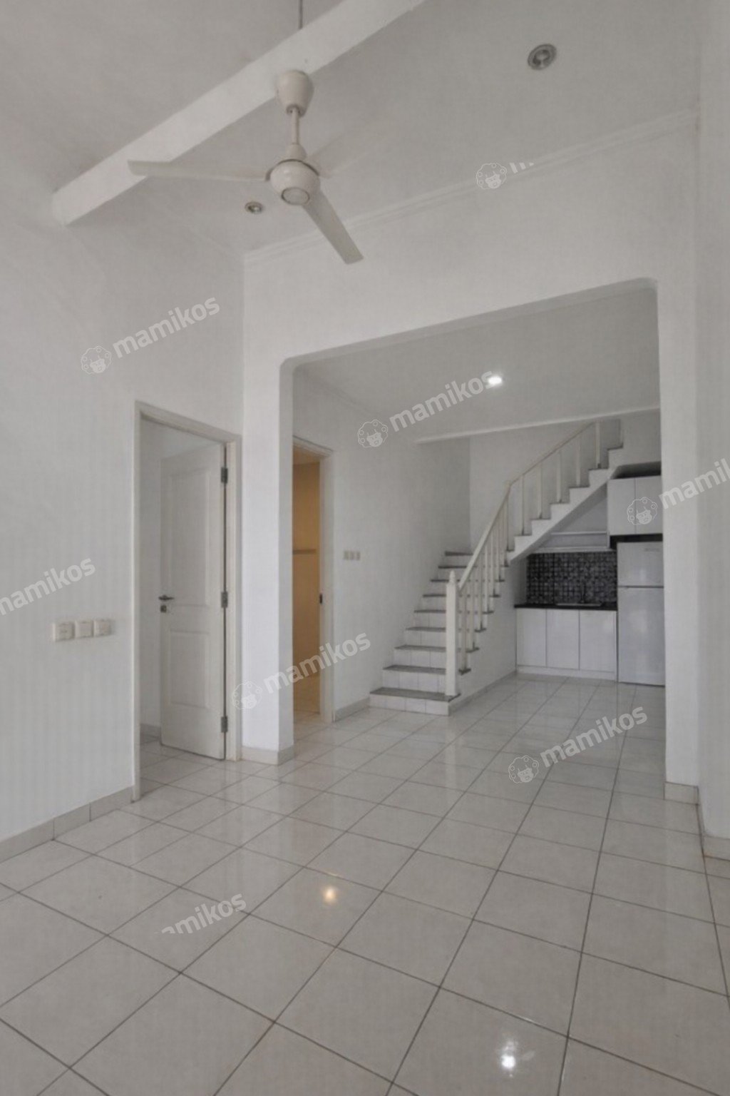 Rumah Sertifikat SHM 2 Kamar Tidur 1 Kamar Mandi Legenda Wisata Jakarta Timur - Photo 2