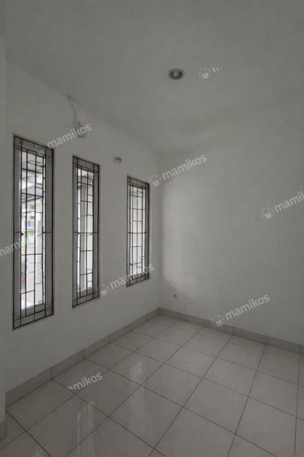 Rumah Sertifikat SHM 2 Kamar Tidur 1 Kamar Mandi Legenda Wisata Jakarta Timur - Photo 5