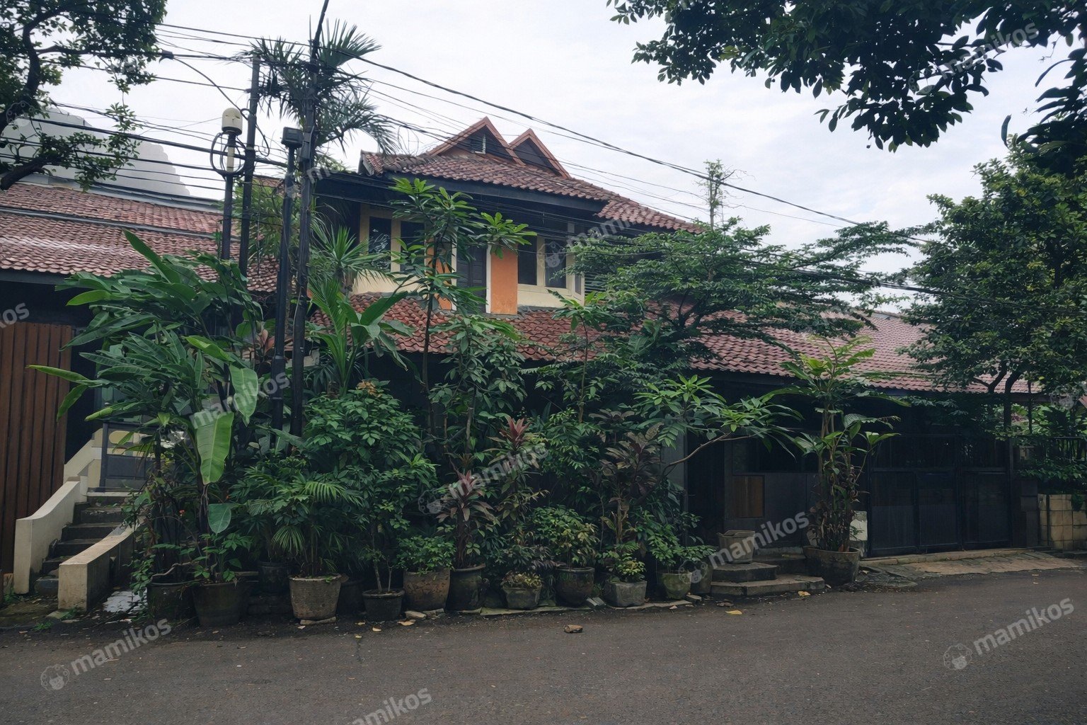 Rumah Sertifikat SHM 6 Kamar Tidur 4 Kamar Mandi Kebayoran Baru Jakarta Selatan