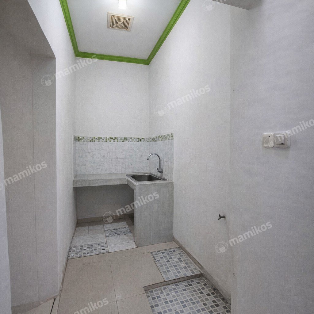 Rumah 2KT 2KM Cilandak Jakarta Selatan - Photo 3