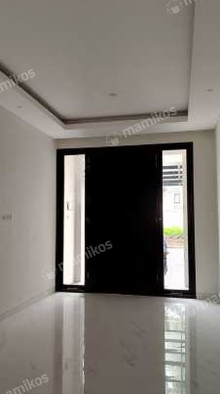 Rumah Sertifikat SHM 3 Kamar Tidur 3 Kamar Mandi Citraland Surabaya - Photo 2