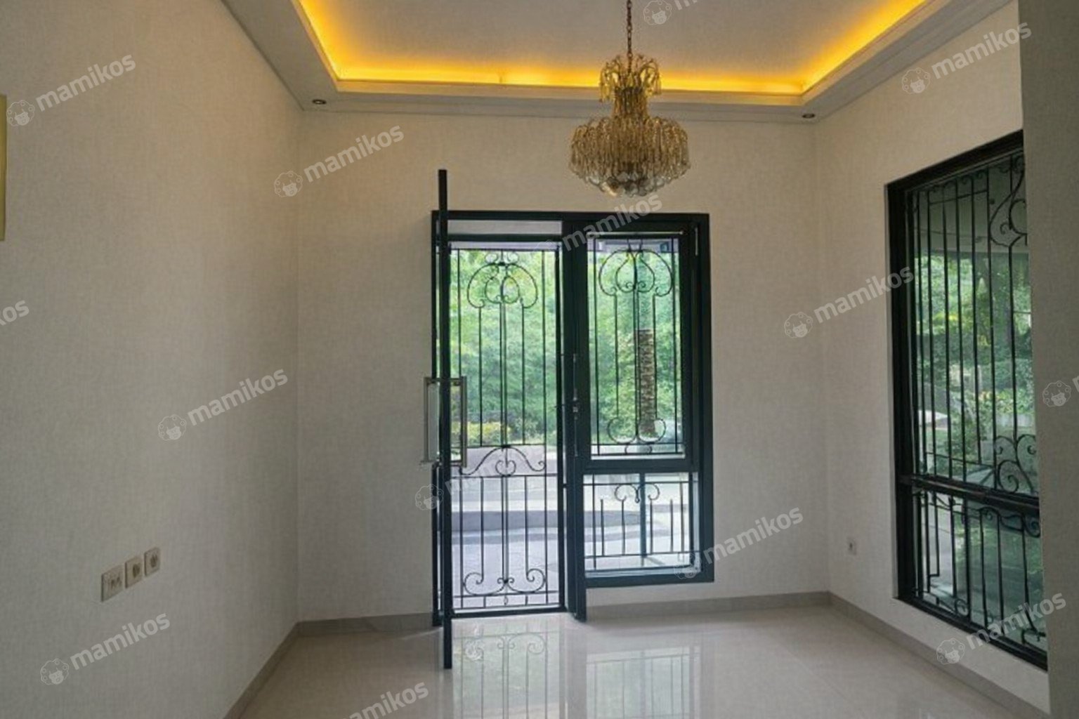 Rumah Sertifikat SHM 3 Kamar Tidur 3 Kamar Mandi Daan Mogot Jakarta Barat