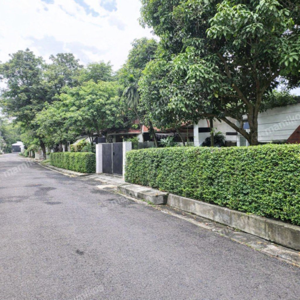 Rumah Sertifikat SHM 9 Kamar Tidur 6 Kamar Mandi Kebayoran Baru Jakarta Selatan - Photo 2