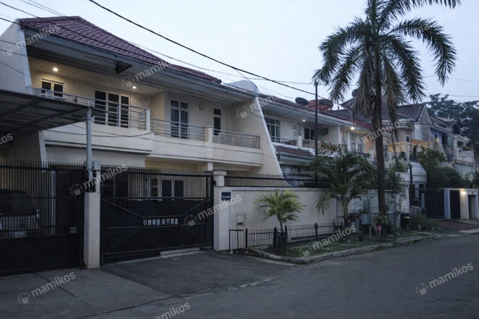 Rumah Sertifikat SHM 5 Kamar Tidur 3 Kamar Mandi Kedoya Jakarta Barat