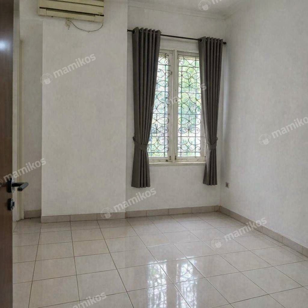 Rumah 3 Kamar Tidur 2 Kamar Mandi 2 Lantai Citra Grand Jakarta Timur - Photo 4