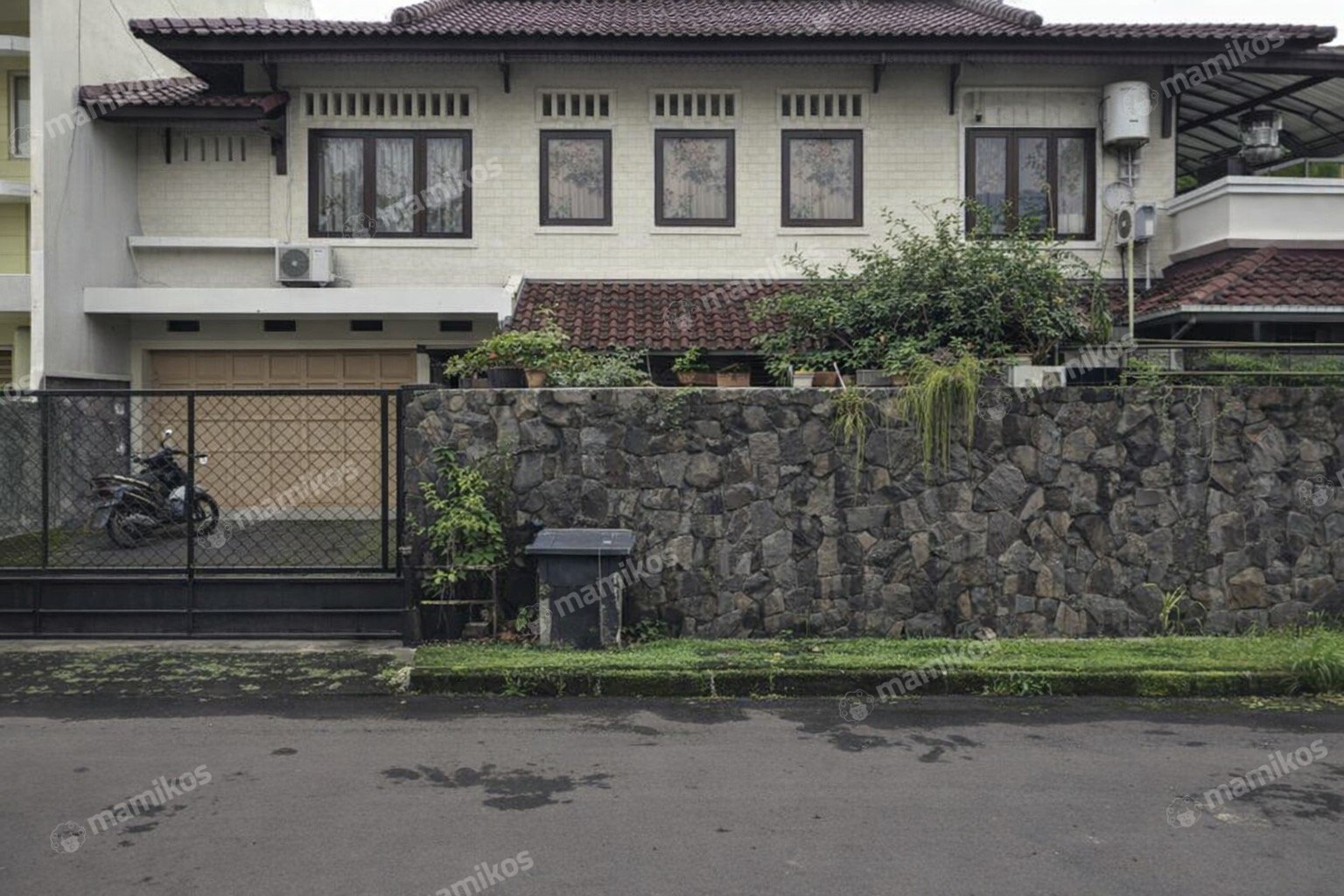 Rumah Sertifikat SHM 5 Kamar Tidur 3 Kamar Mandi Lebak Bulus Jakarta Selatan