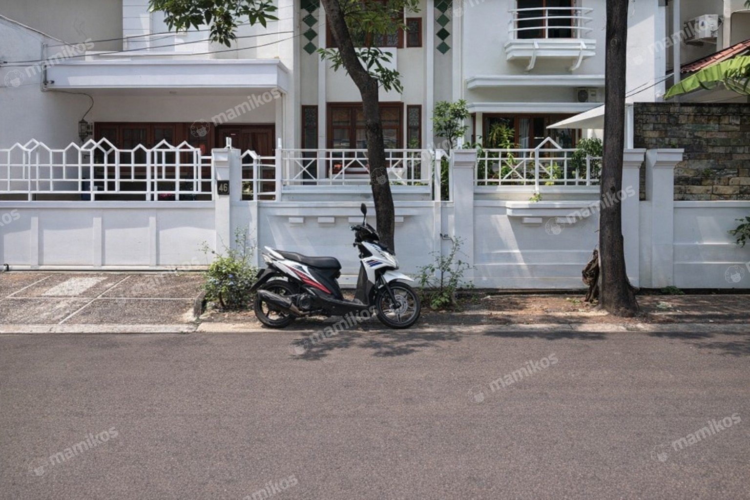 Rumah Sertifikat SHM 8 Kamar Tidur 5 Kamar Mandi Kuningan Jakarta Selatan
