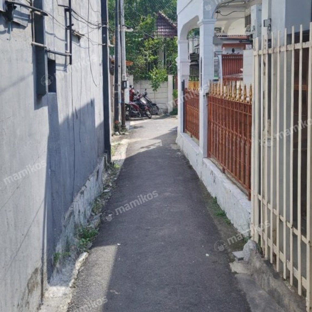 Rumah Sertifikat SHM 2 Kamar Tidur 1 Kamar Mandi Tanjung Duren Jakarta Barat - Photo 2
