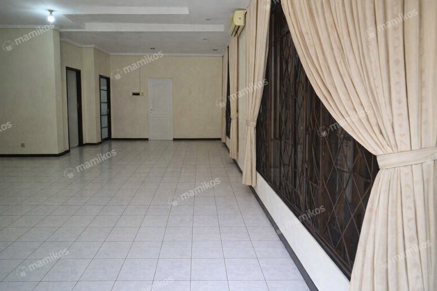 Rumah Sertifikat SHM 3 Kamar Tidur 3 Kamar Mandi Pondok Indah Jakarta Selatan - Photo 3