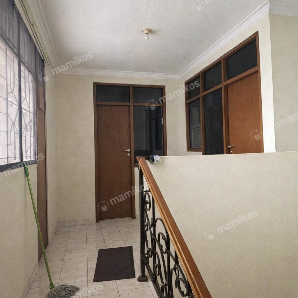 Rumah Sertifikat SHM 3 Kamar Tidur 2 Kamar Mandi Sunter Jakarta Utara - Photo 2