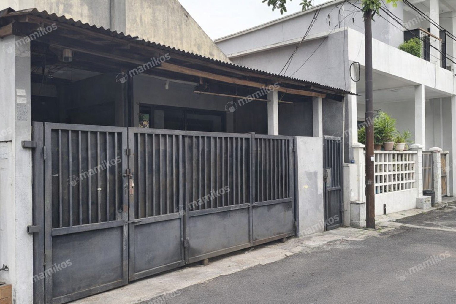 Rumah Sertifikat SHM 4 Kamar Tidur 2 Kamar Mandi Kebayoran Lama Jakarta Selatan