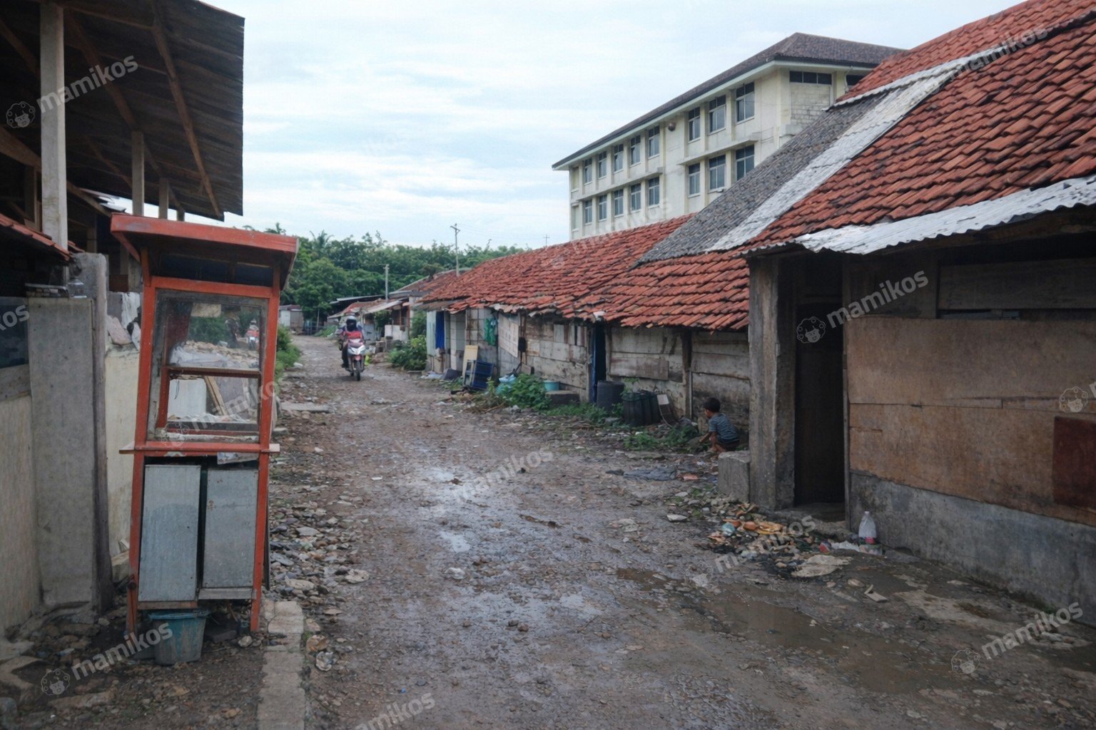 Rumah Sertifikat SHM 5 Kamar Tidur 5 Kamar Mandi Cengkareng Jakarta Barat - Photo 3