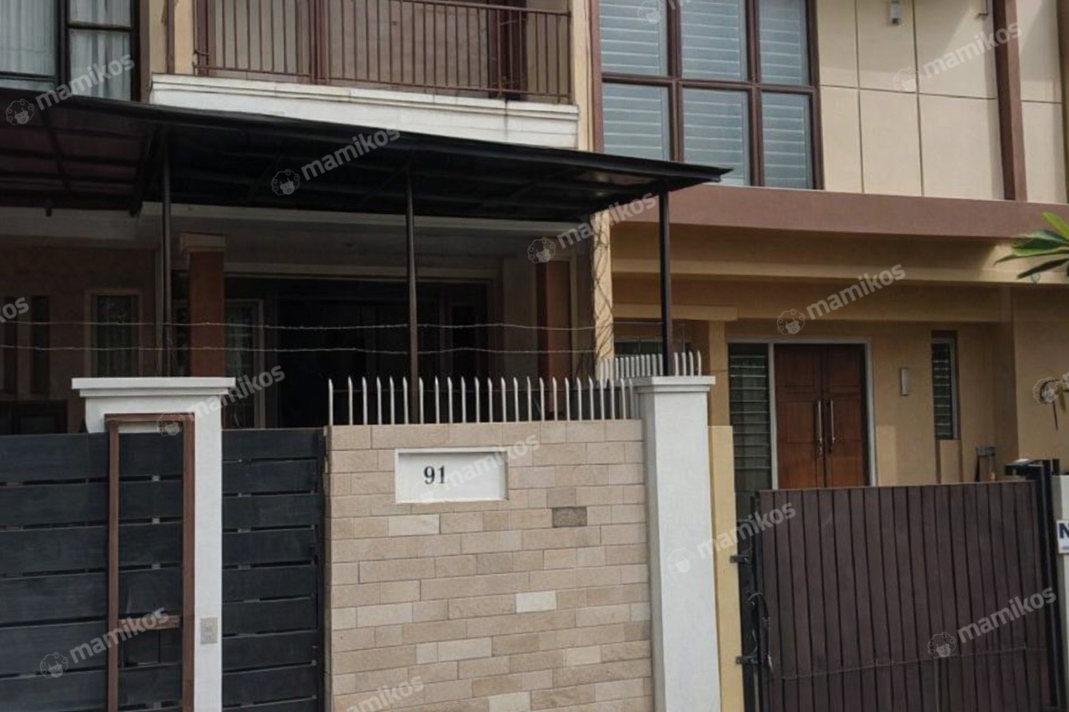 Rumah Sertifikat SHM 3 Kamar Tidur 3 Kamar Mandi Tomang Jakarta Barat