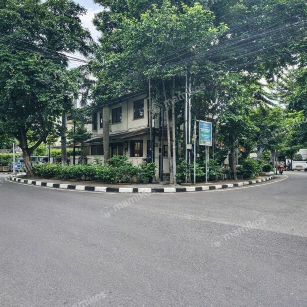 Rumah Sertifikat SHM 5 Kamar Tidur 5 Kamar Mandi Kebayoran Baru Jakarta Selatan - Photo 3